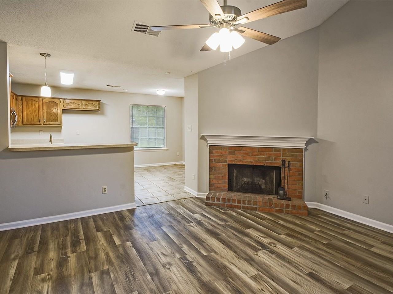 5900 Chadwell Rd - Photo 4 of 14