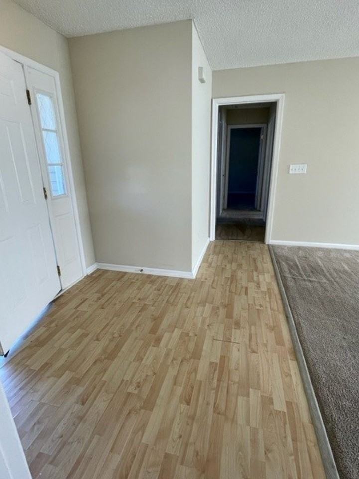 3604 Markham Road - Photo 4 of 19