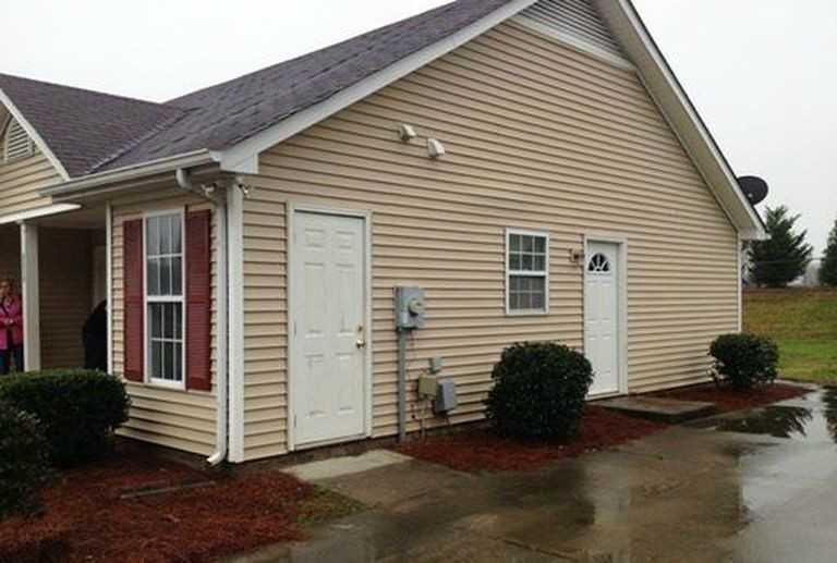 3604 Markham Rd - Photo 5 of 18