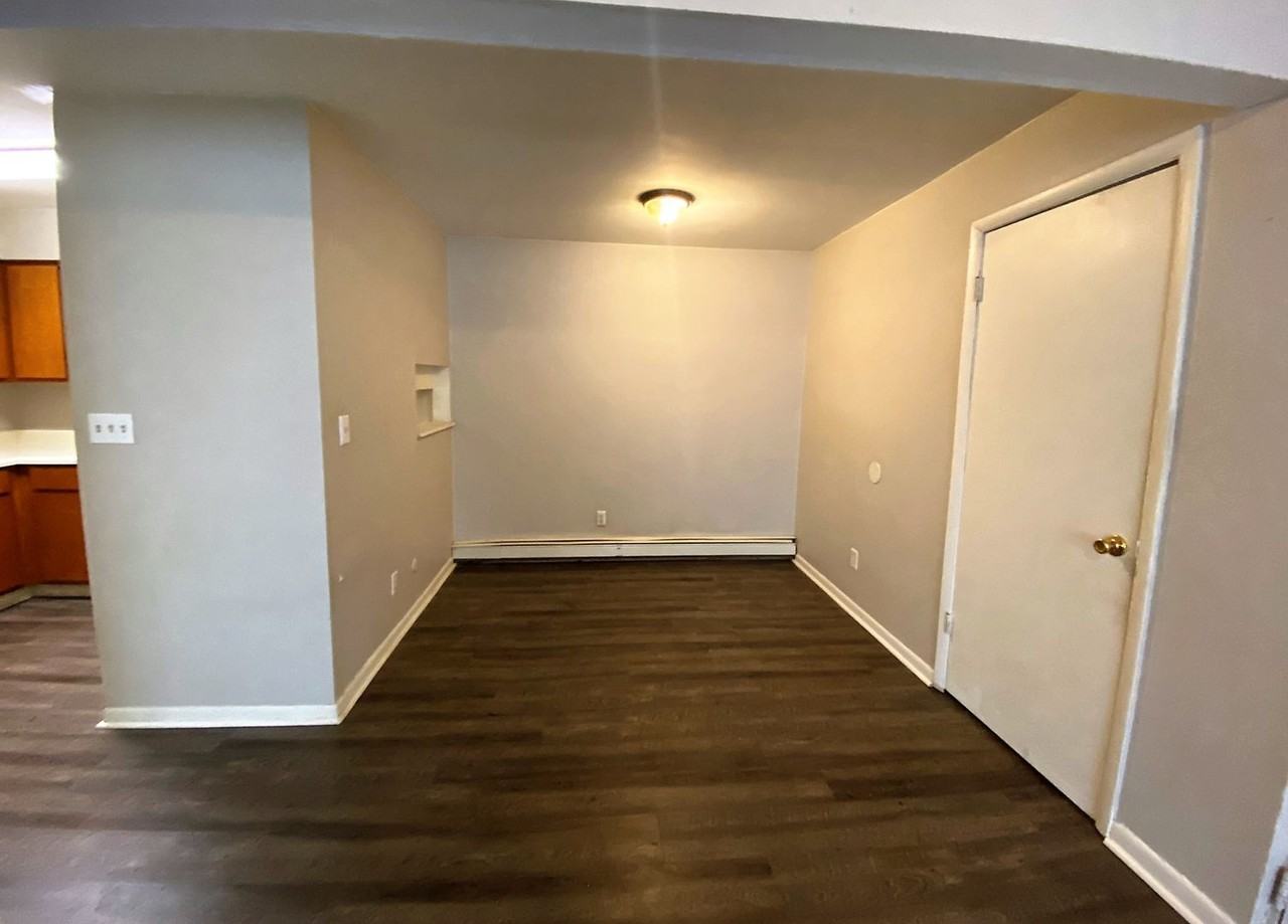 2036 Wayne Ave #B - Photo 5 of 12