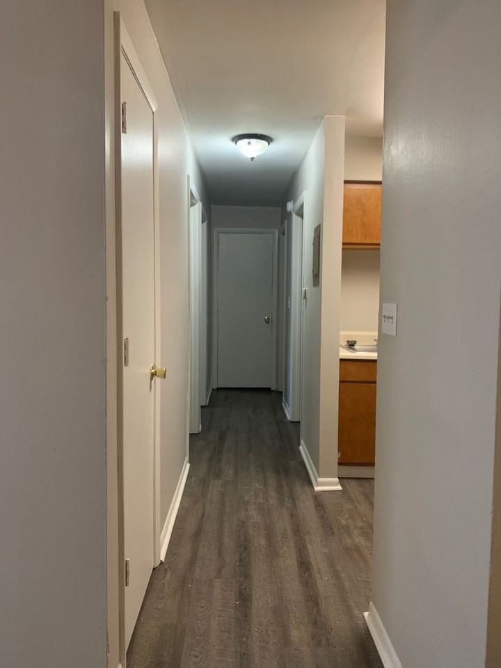 2036 Wayne Ave #B - Photo 7 of 12