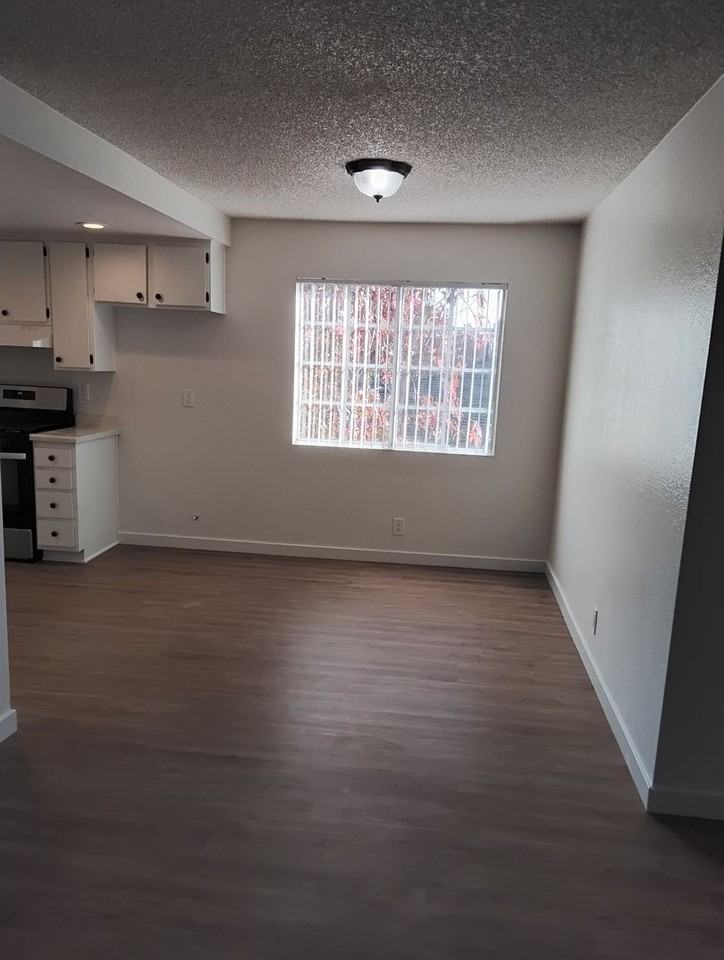 LJ Enterprises 13383 - Photo 5 of 12