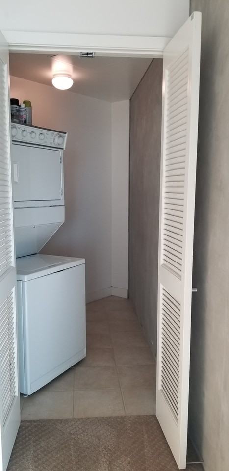 801 Ash St #1001 - Photo 5 of 23