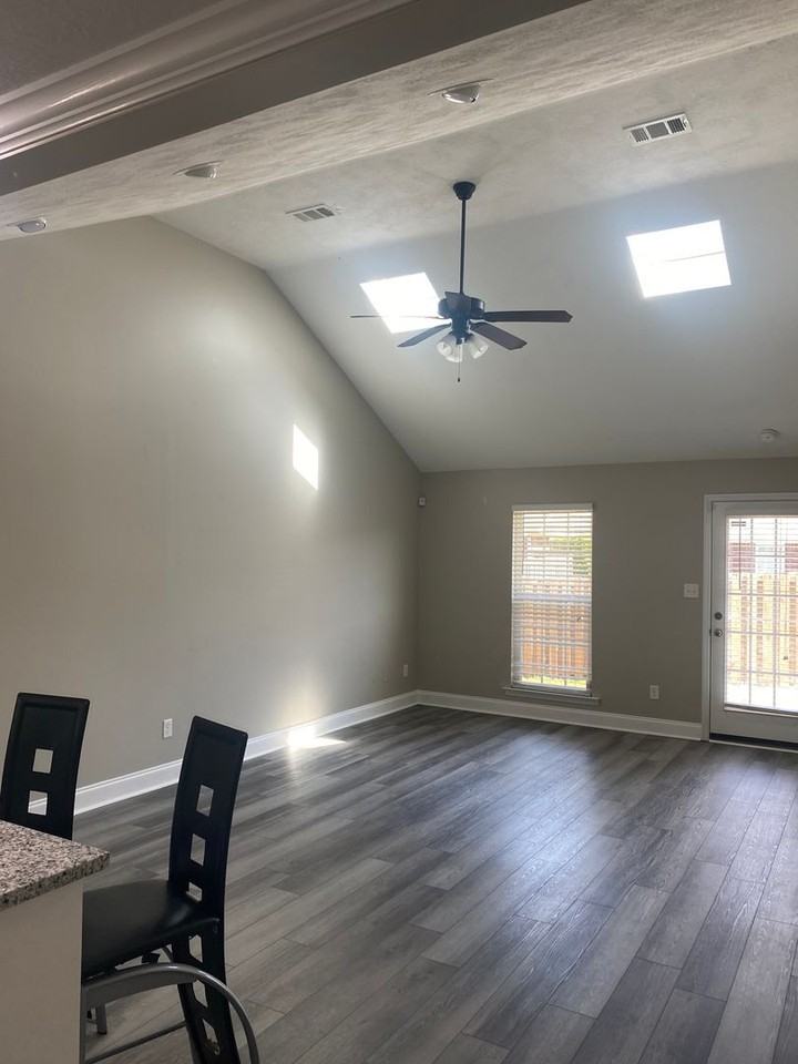 844 Bryan Circle - Photo 4 of 22