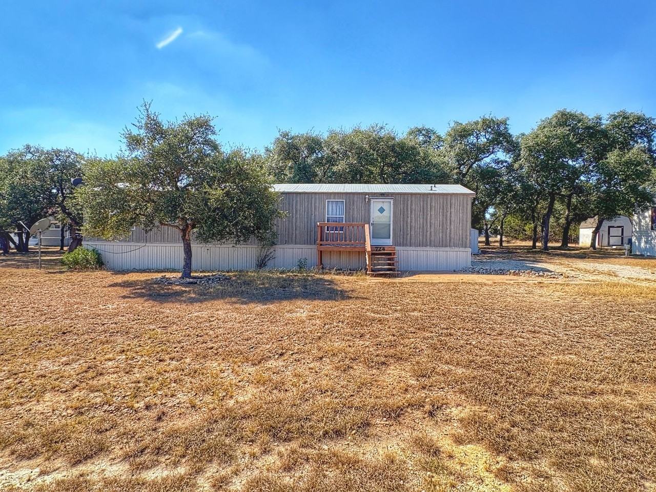 724 Private Road 1512 - Photo 6 of 15