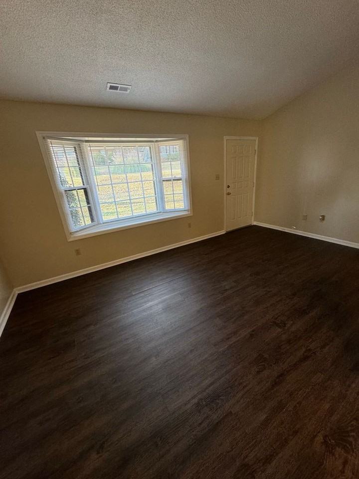 470 Kimbrell St - Photo 2 of 13