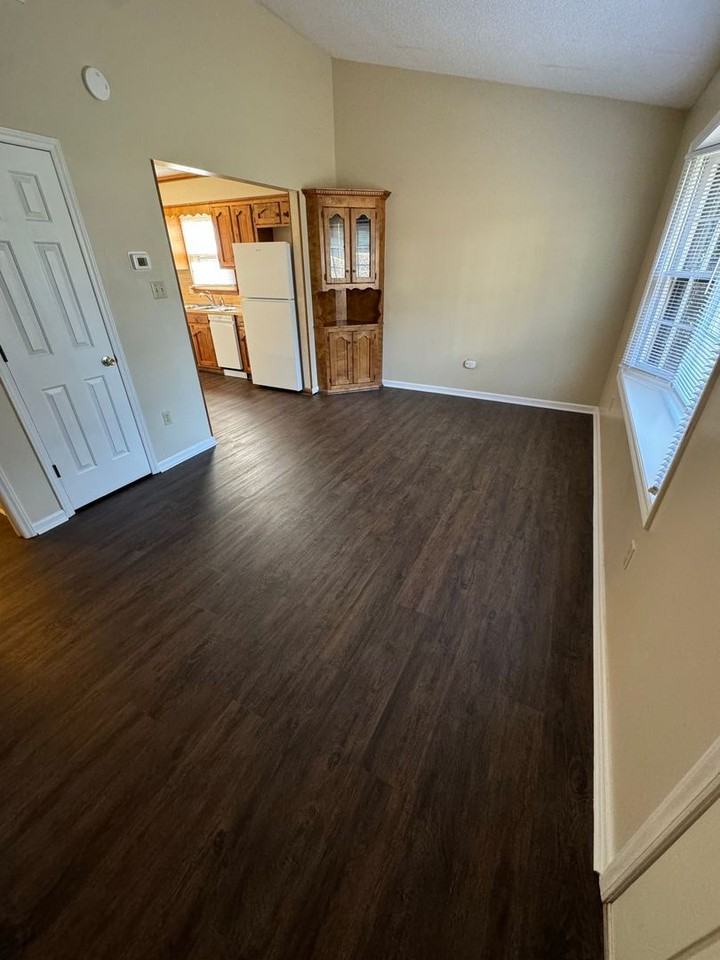 470 Kimbrell St - Photo 4 of 13