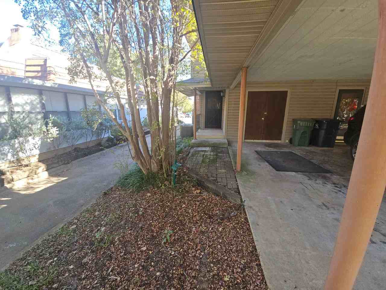 2109 Fleur De Lis Court - Photo 2 of 22