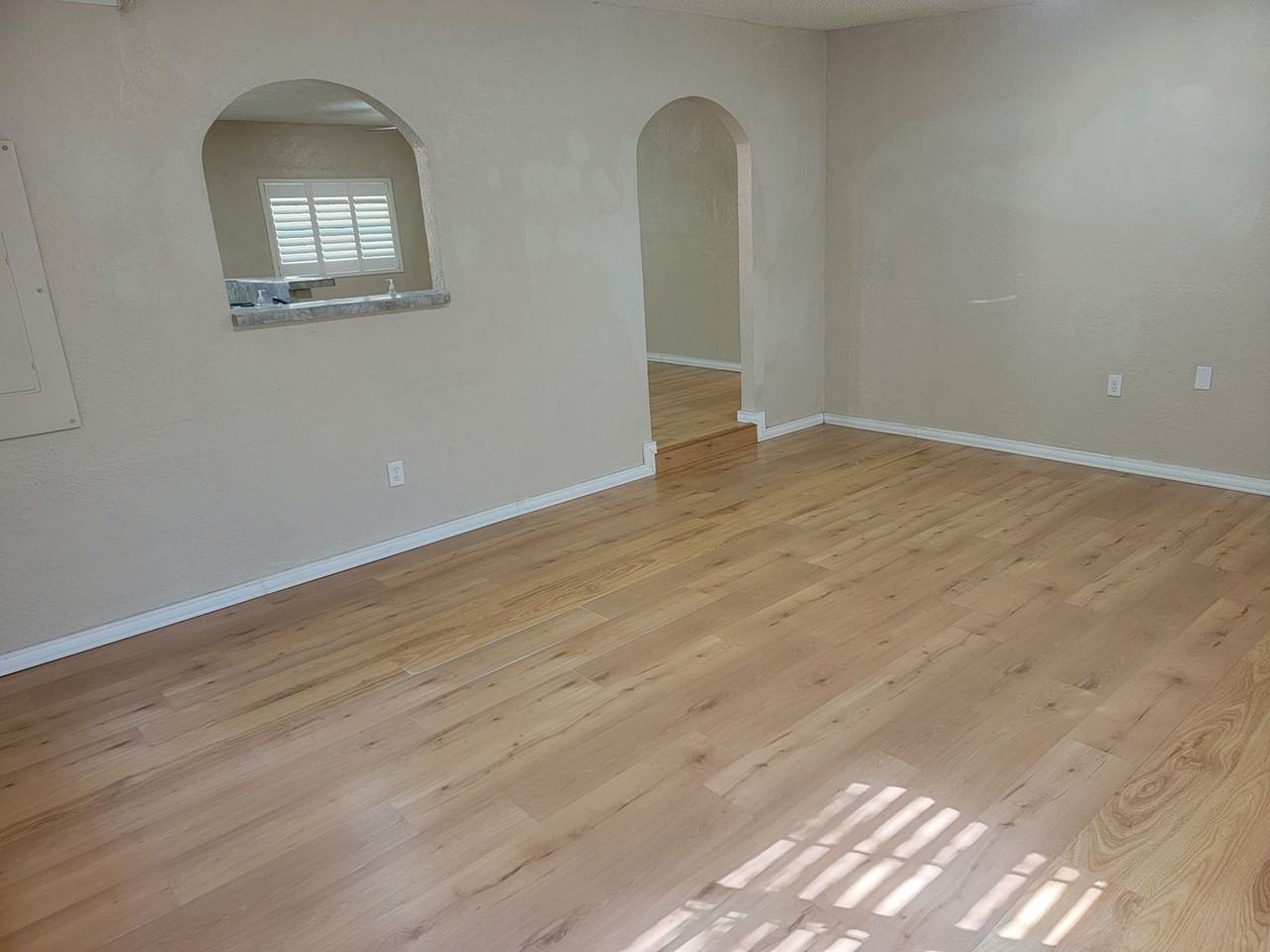 4075 E Lake Park Dr - Photo 3 of 10