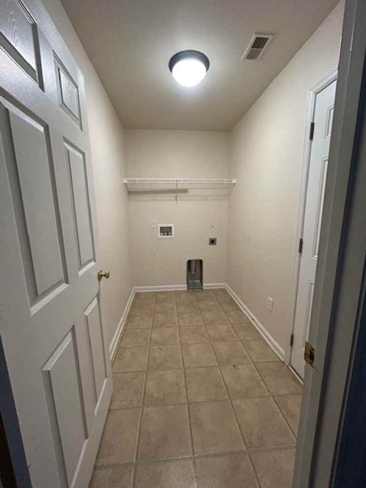 131 Avalon Road - Photo 6 of 14