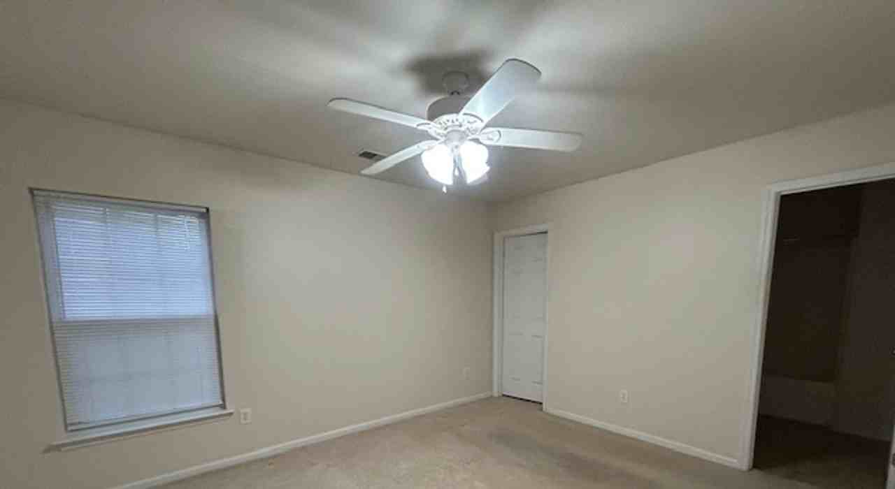 131 Avalon Road - Photo 7 of 14