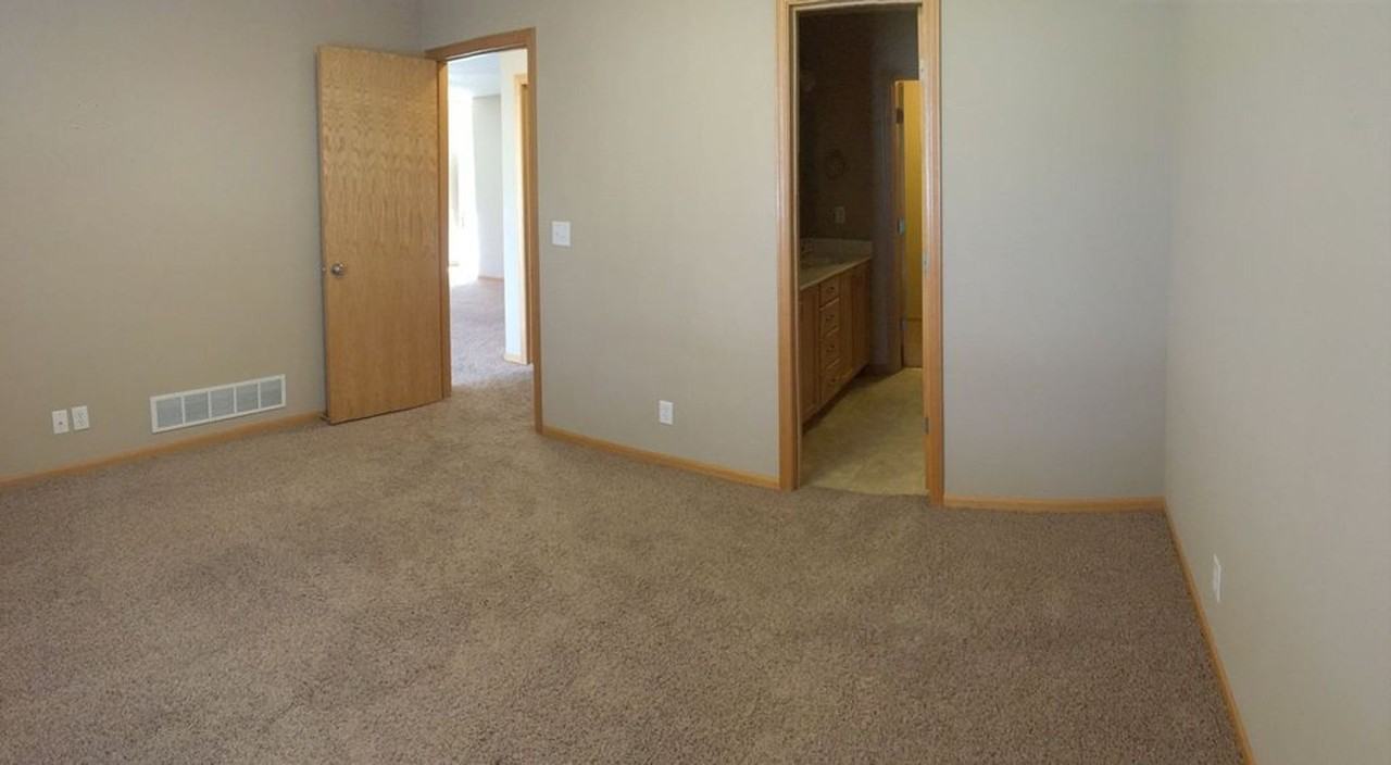 511 Stonedale Drive - Photo 4 of 17