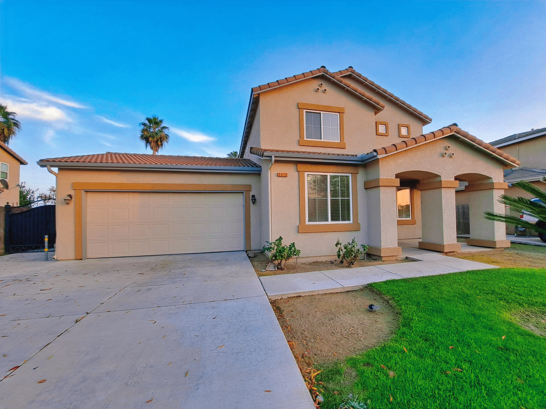 2373 S Playa Ave - Photo 3 of 33