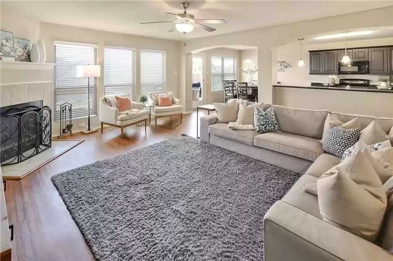 301 Triumph Court - Photo 4 of 21