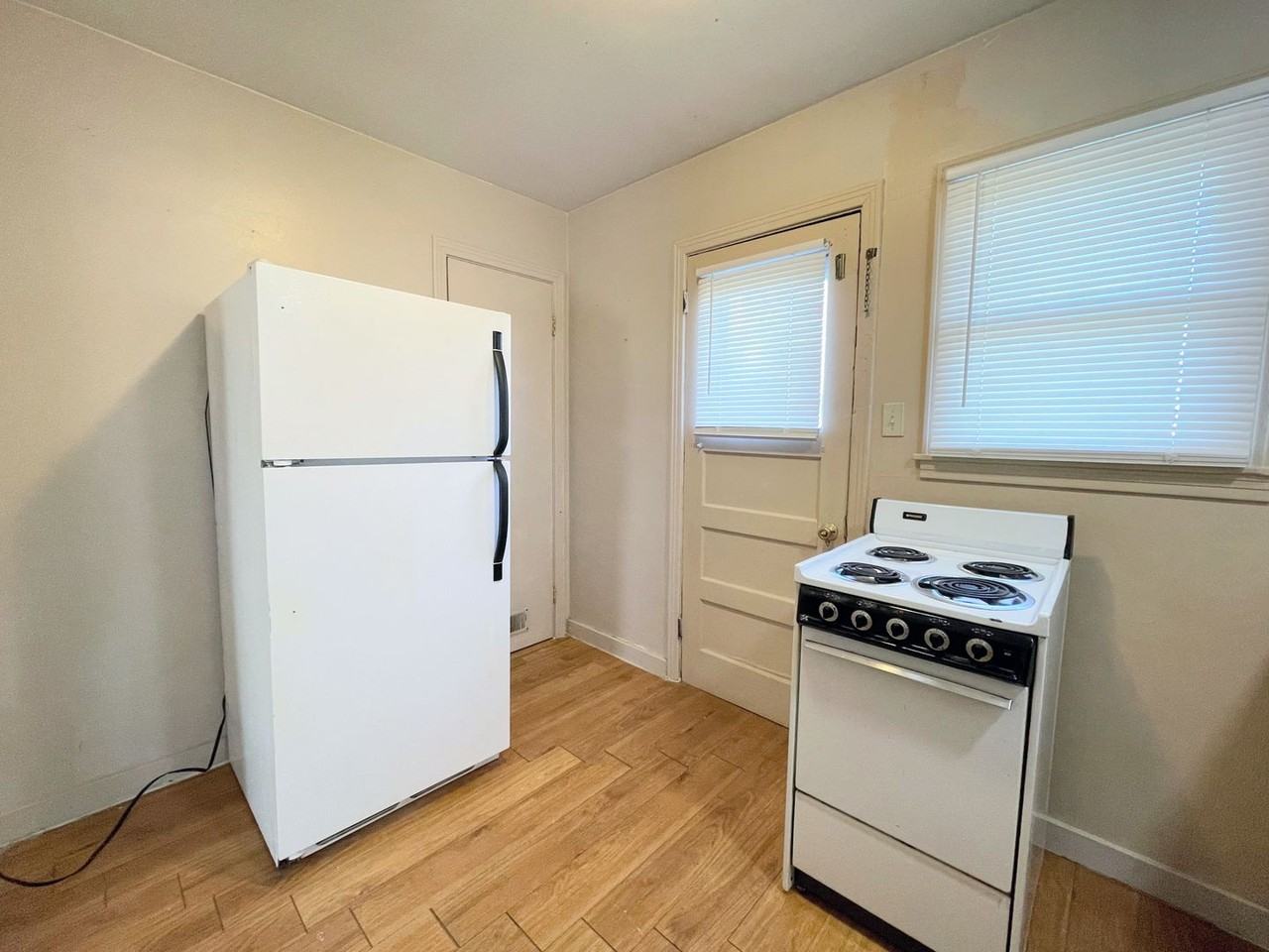 922 West 2nd Avenue - Photo 5 of 11