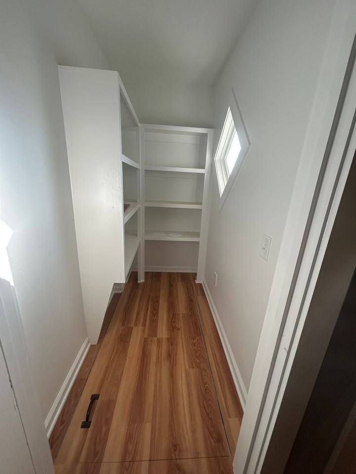 839 Locust Street - Photo 4 of 31