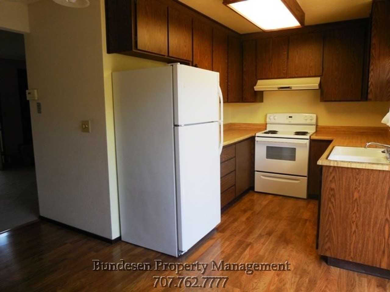 1305 Gold Way - Photo 6 of 10