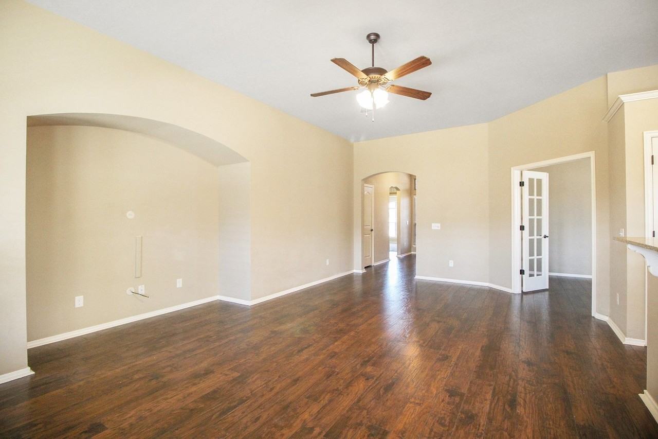 2504 Nw 186th St - Photo 3 of 16