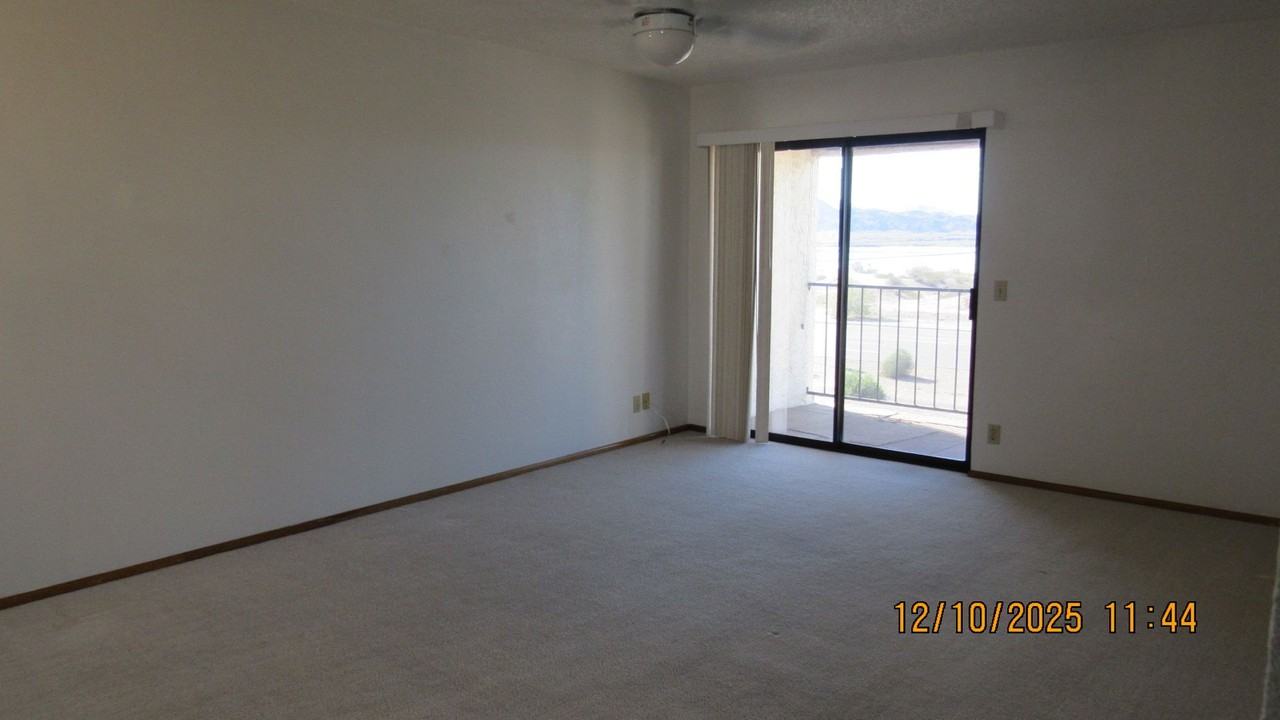 500 South Lake Havasu Avenue - Photo 3 of 21