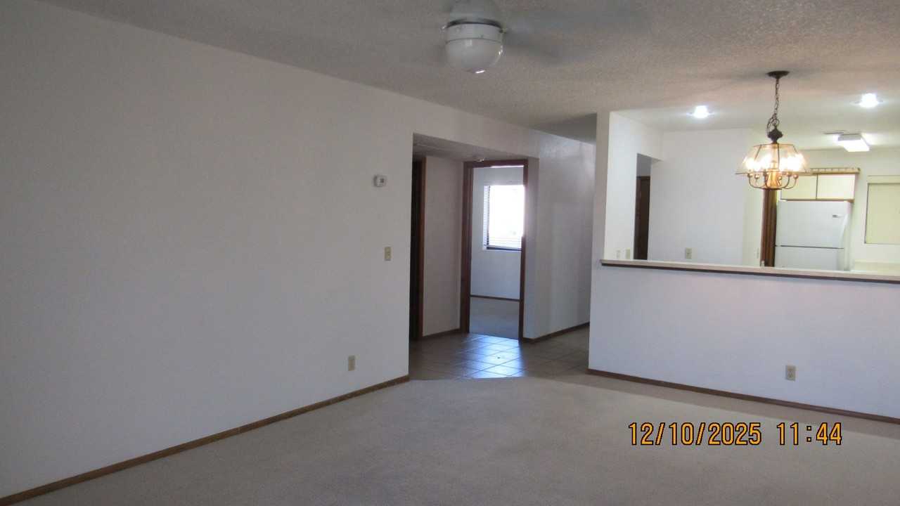 500 South Lake Havasu Avenue - Photo 4 of 21