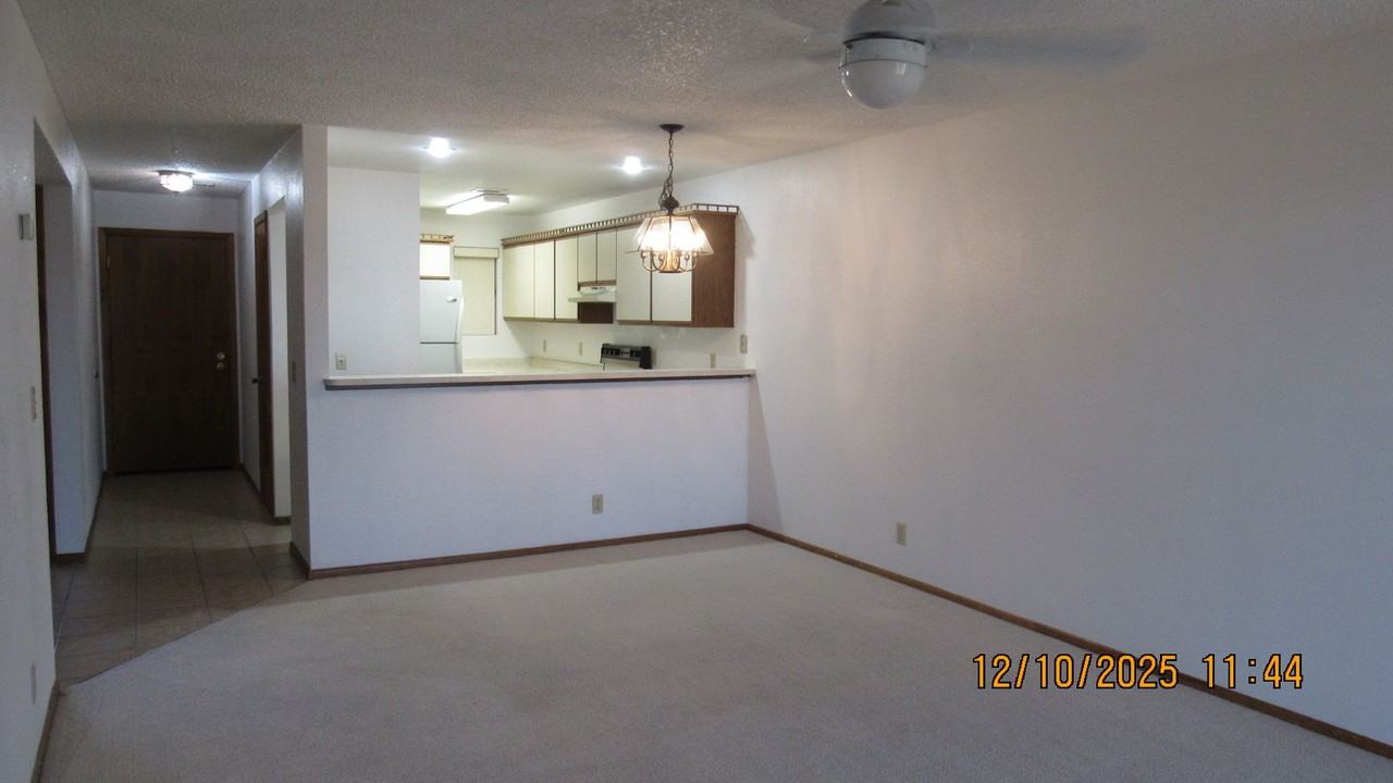 500 South Lake Havasu Avenue - Photo 5 of 21