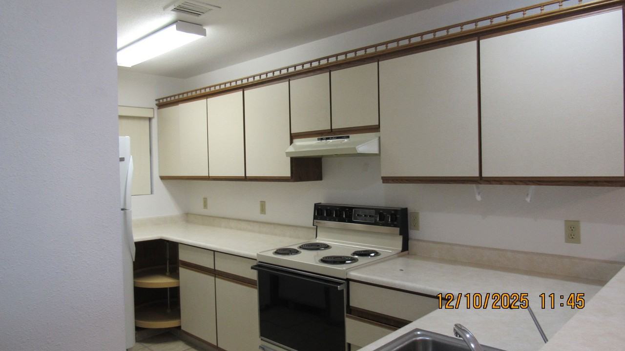 500 South Lake Havasu Avenue - Photo 7 of 21