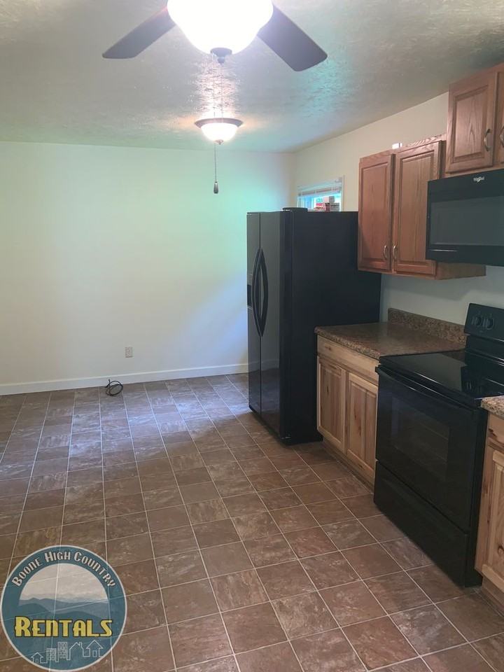 159 Rock Apple Way - Photo 2 of 13