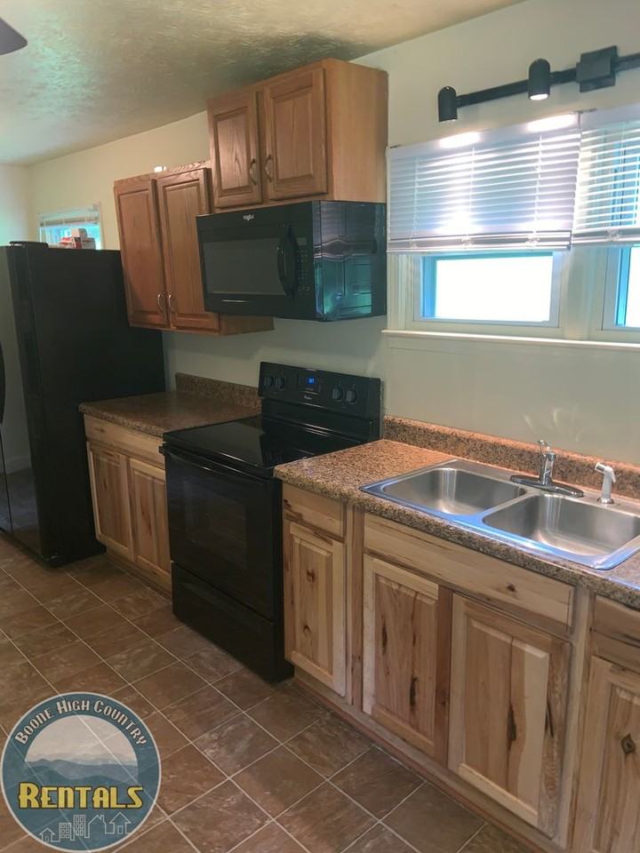 159 Rock Apple Way - Photo 3 of 13