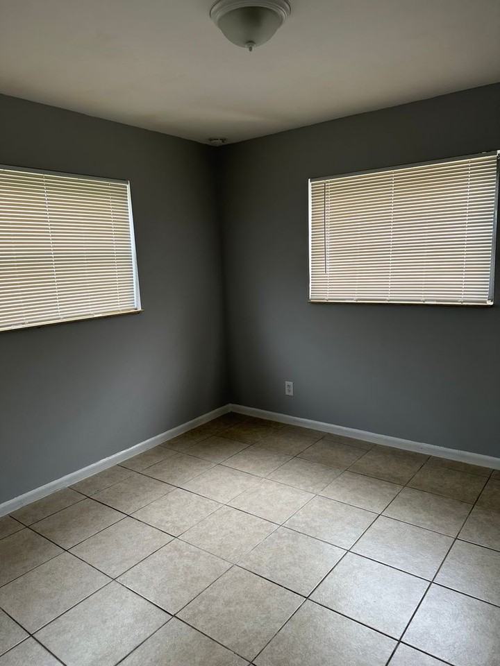 632 9th St - Photo 7 of 11