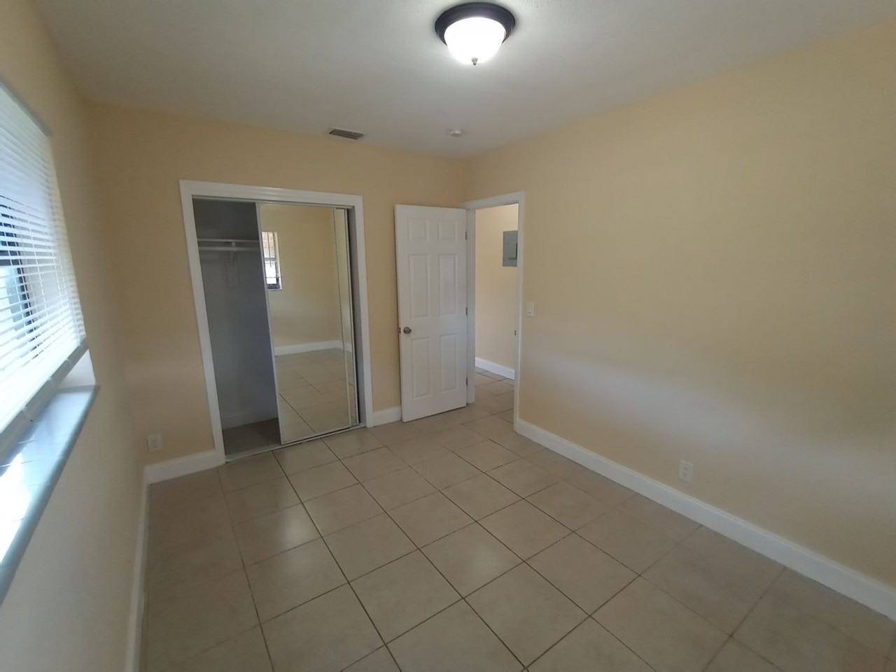 1080 W 27th St - Photo 7 of 15