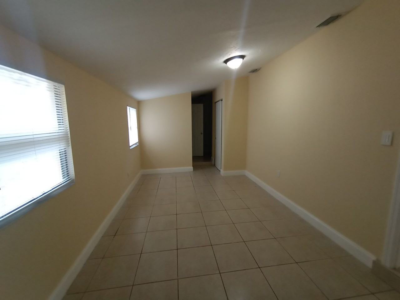 1080 W 27th St - Photo 4 of 15