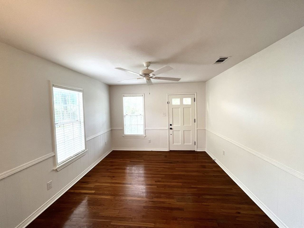 4813 Capital Heights Ave - Photo 5 of 21