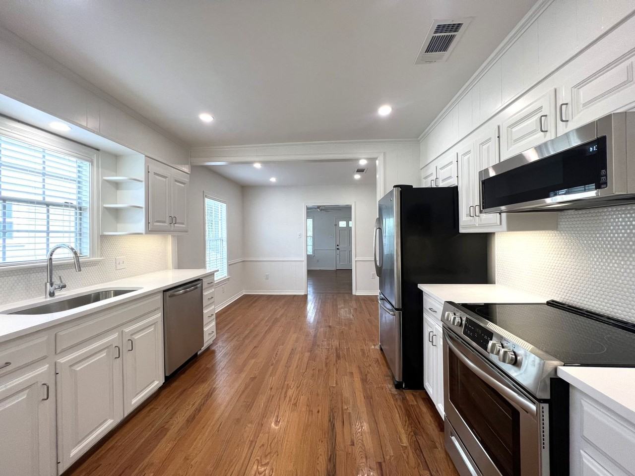 4813 Capital Heights Ave - Photo 7 of 21