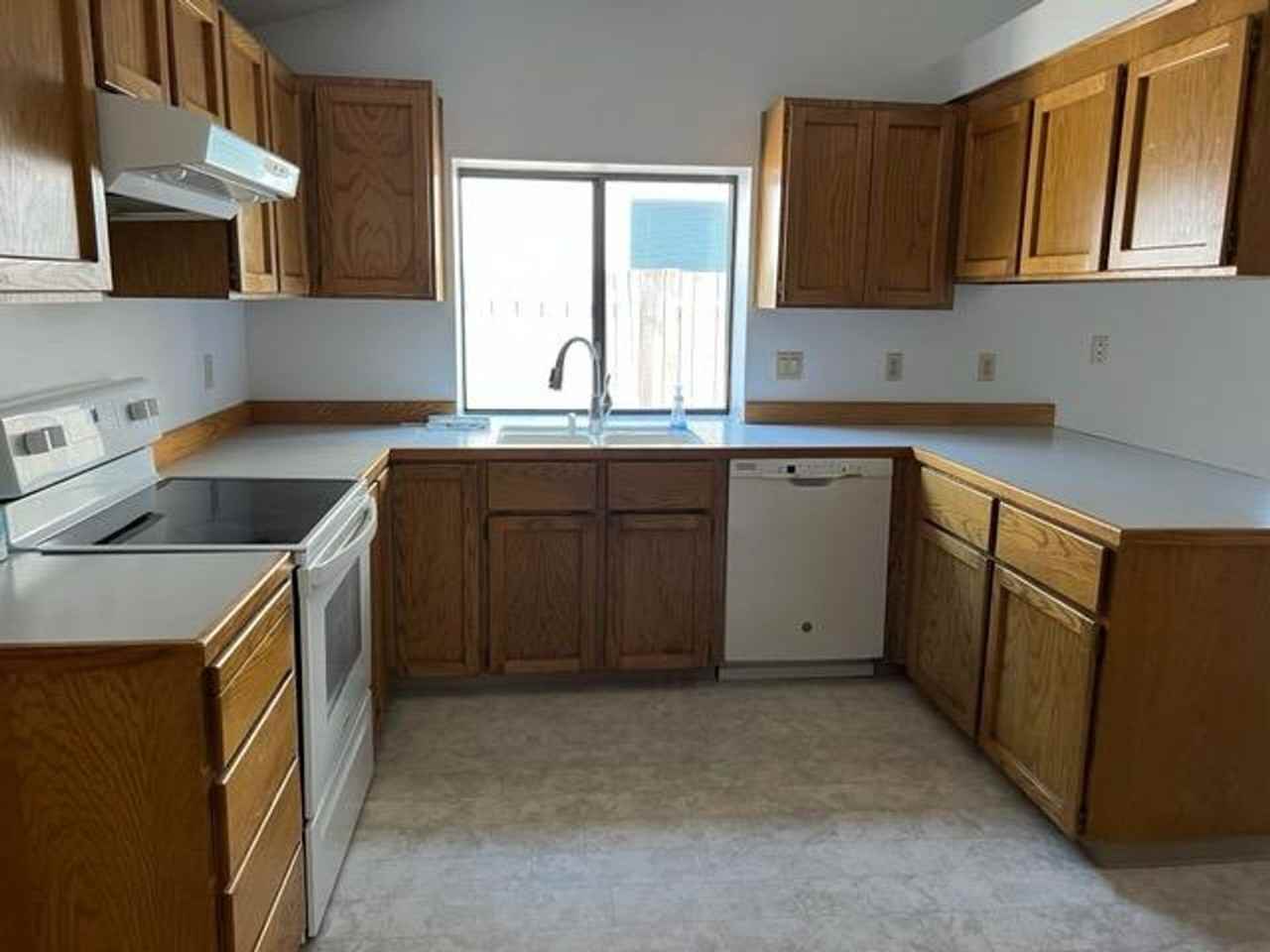 8644 Southwest Avon Street - Photo 5 of 20