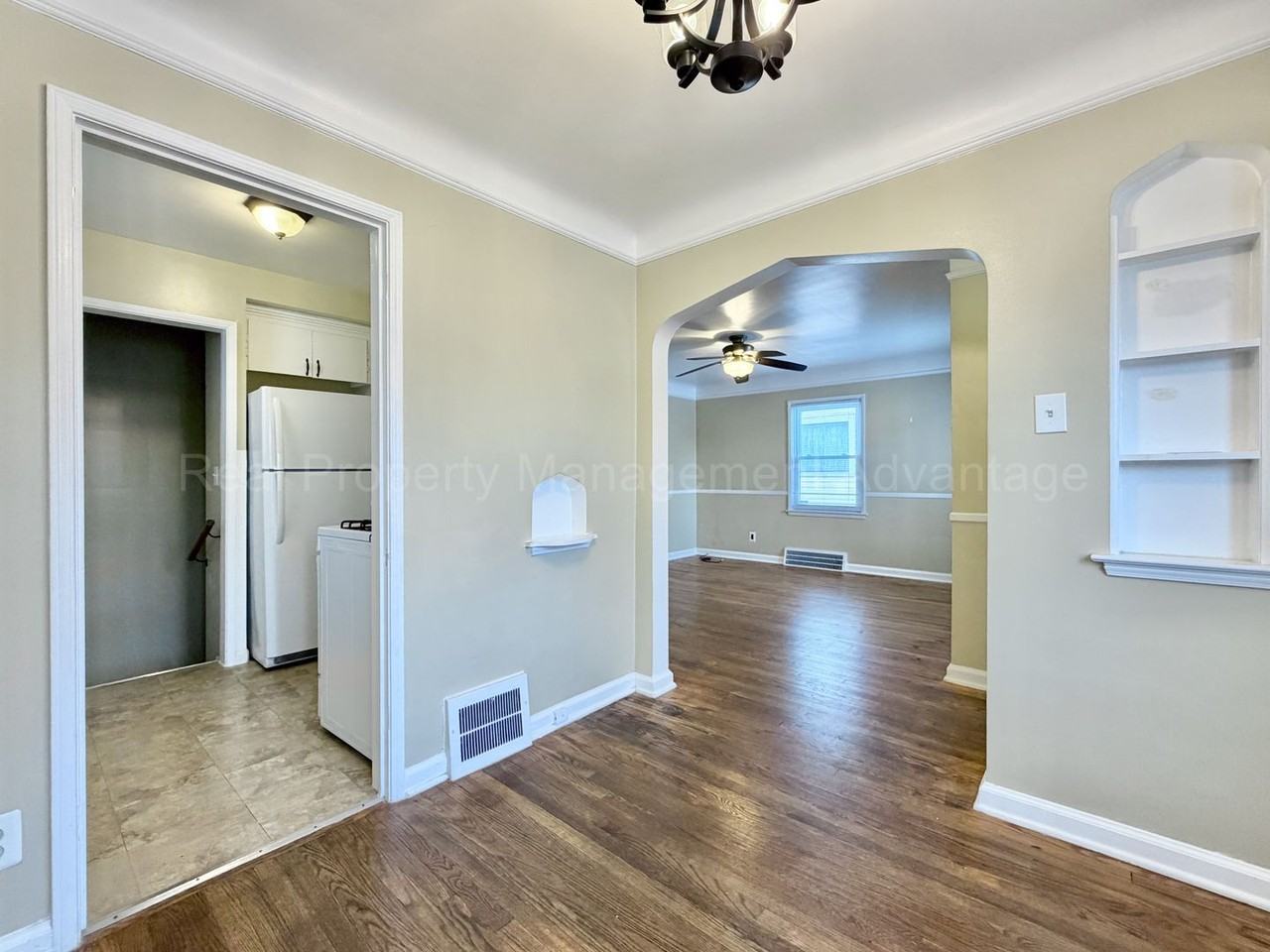 205 Laprairie St - Photo 6 of 27