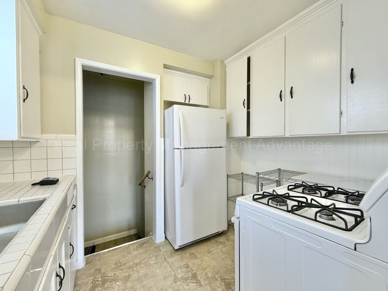 205 Laprairie St - Photo 7 of 27