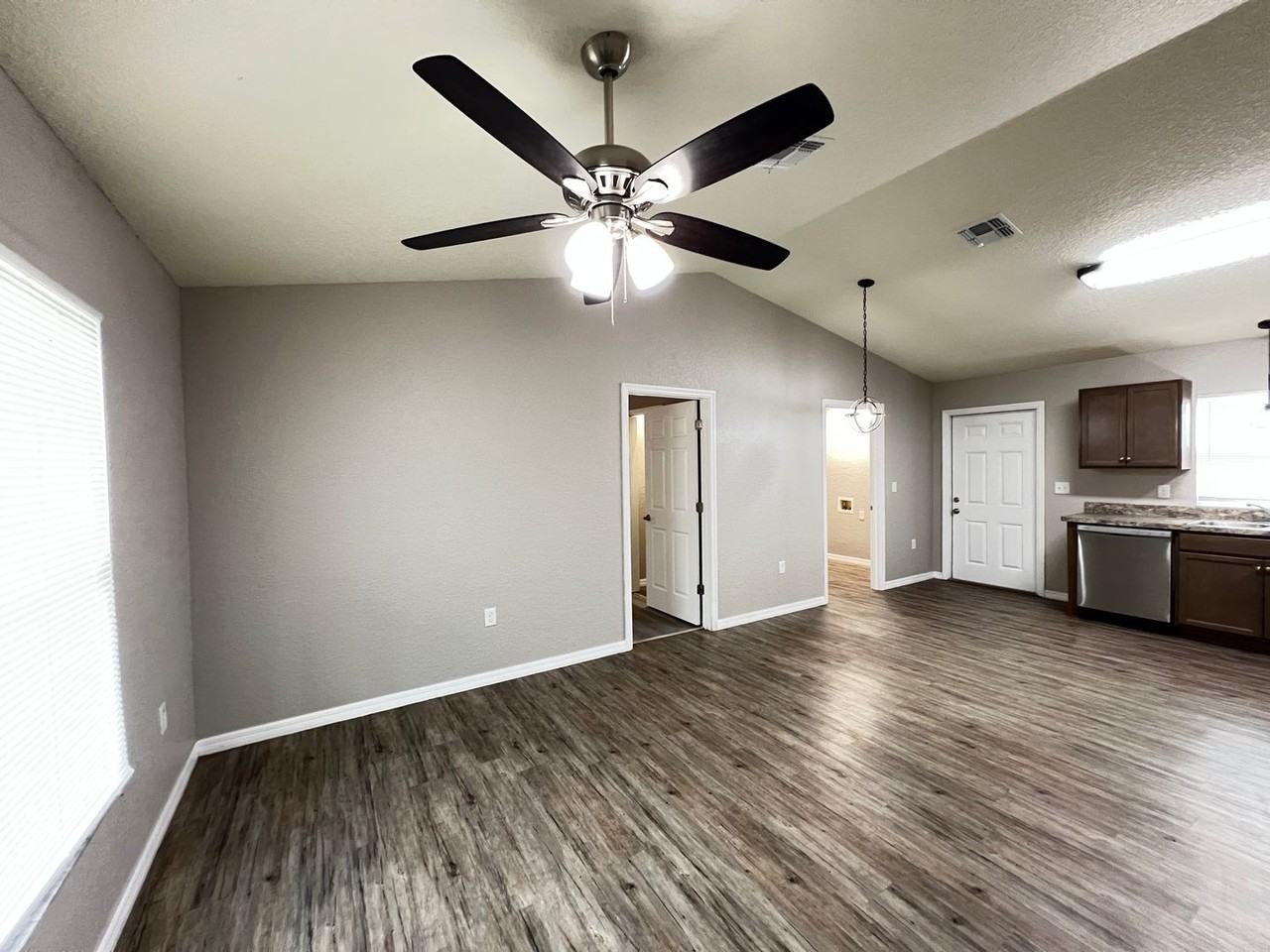 5312 Nw 6th Pl - Photo 4 of 19