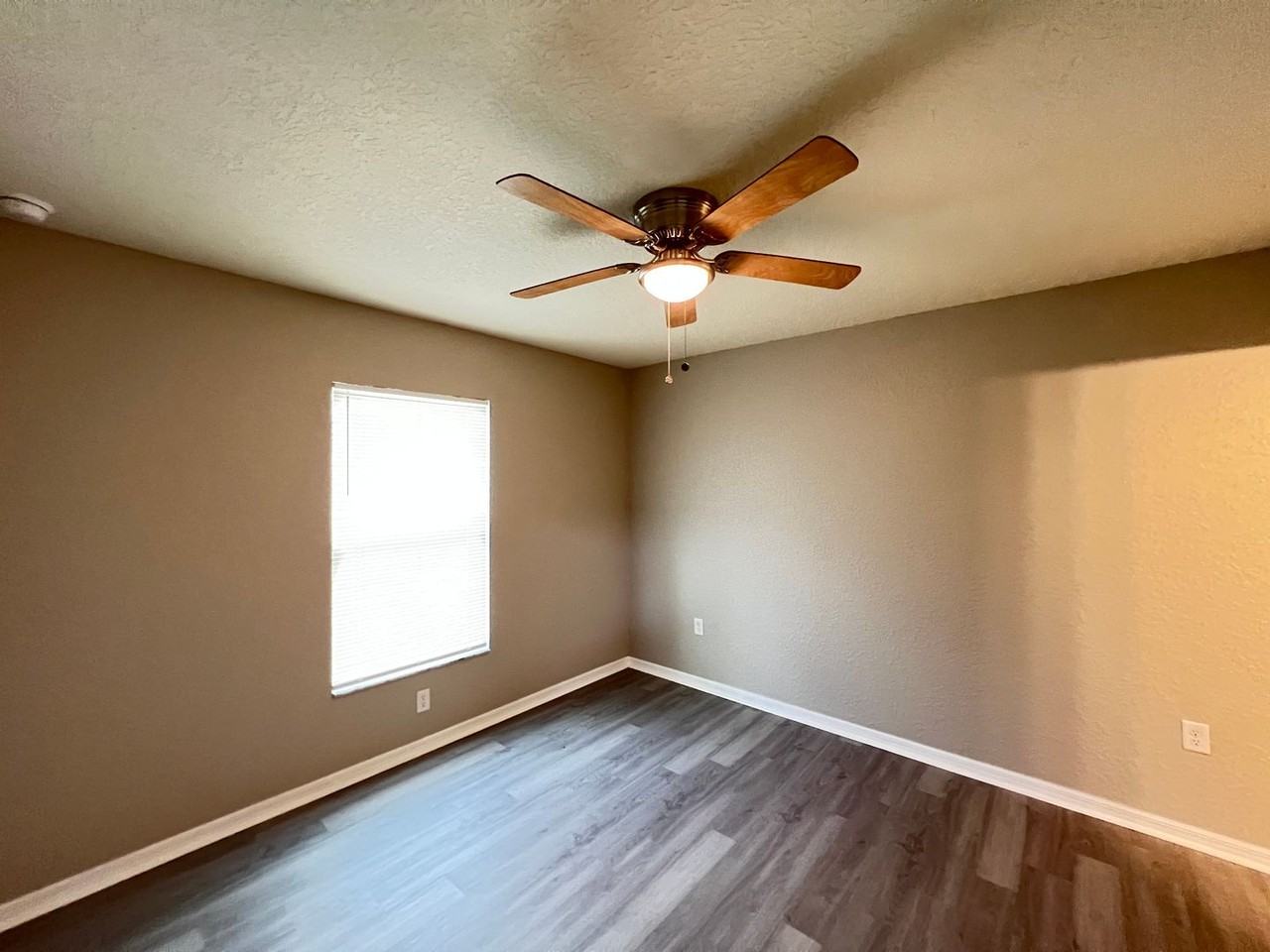 5312 Nw 6th Pl - Photo 7 of 19