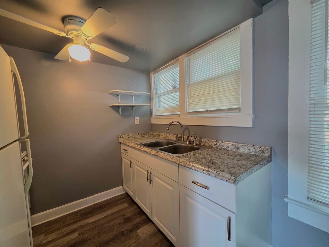 211 Lenox St - Photo 7 of 20