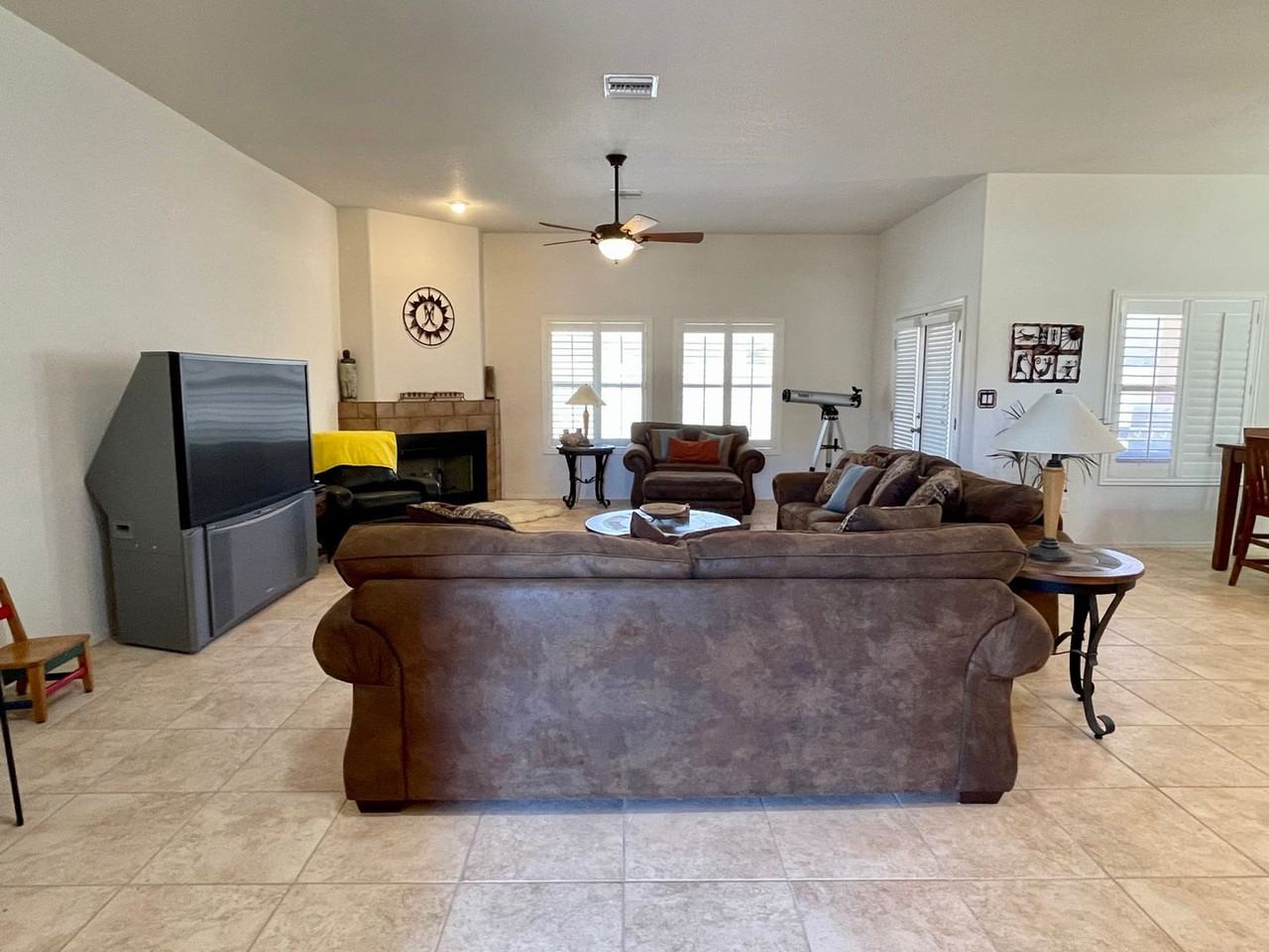 10277 South Del Rey Drive - Photo 3 of 18