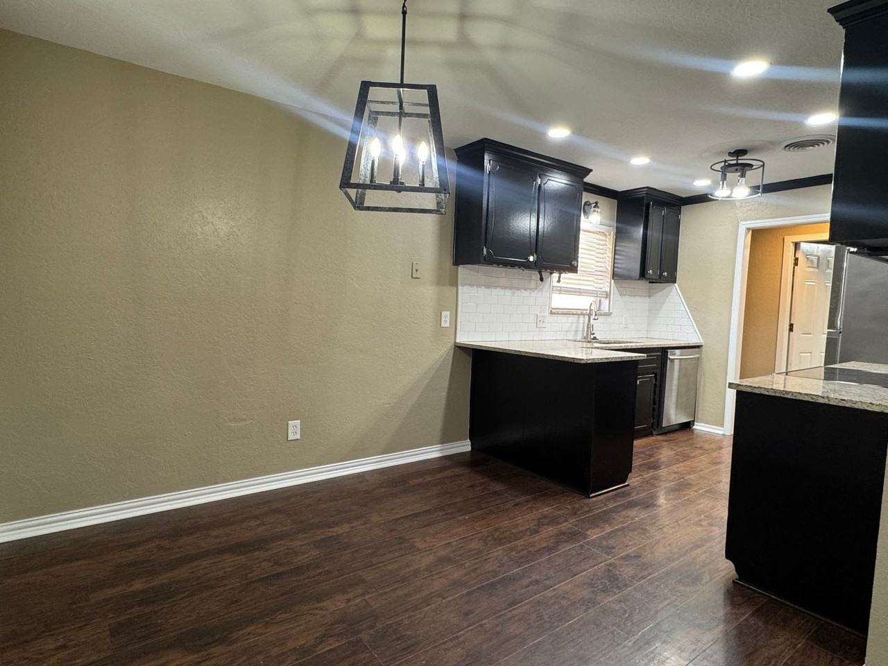 117 Southwest 68th Street - Photo 4 of 17