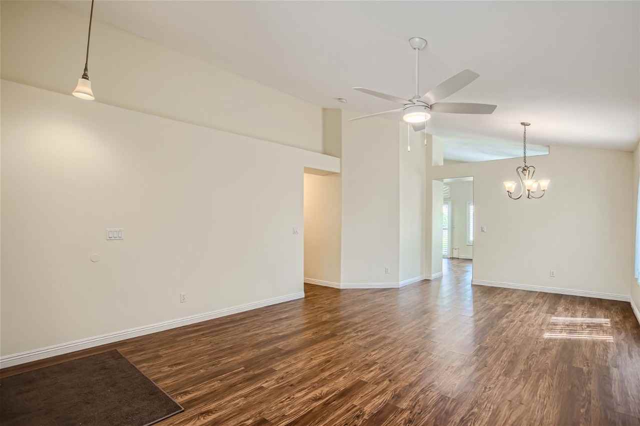 2800 Evelyn Lake Ct - Photo 3 of 21