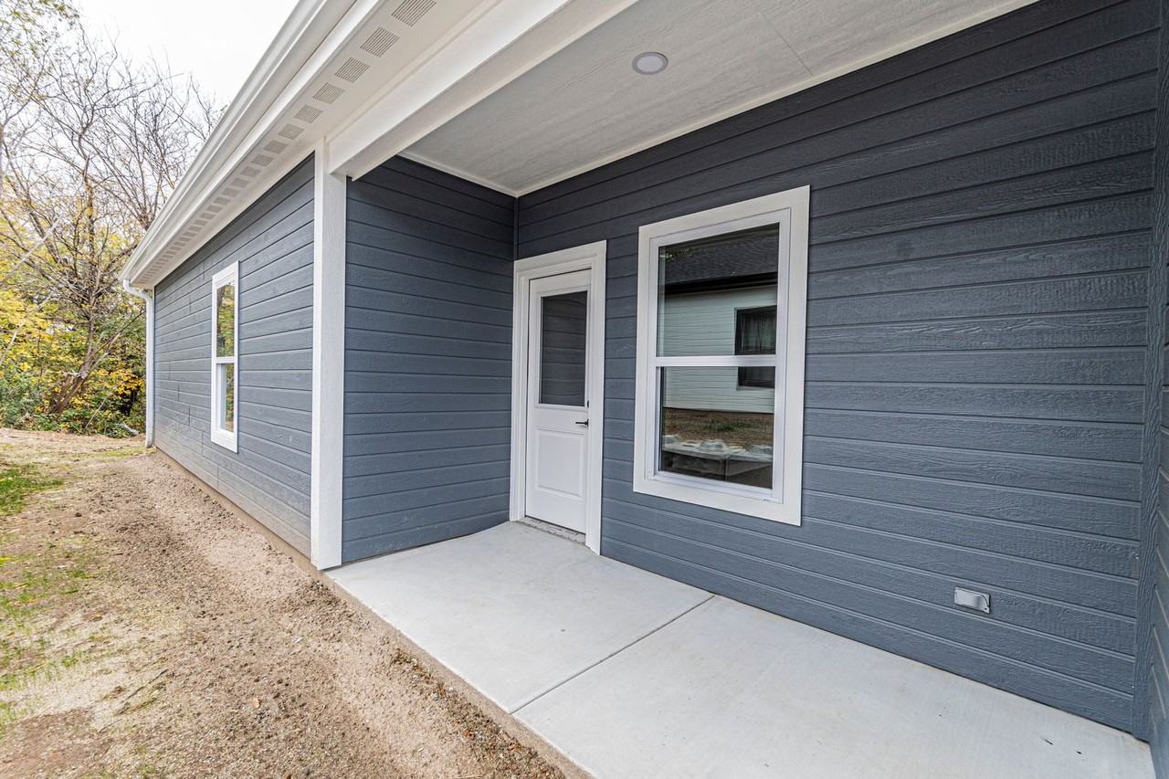 1705 Kenneth Dr - Photo 4 of 30
