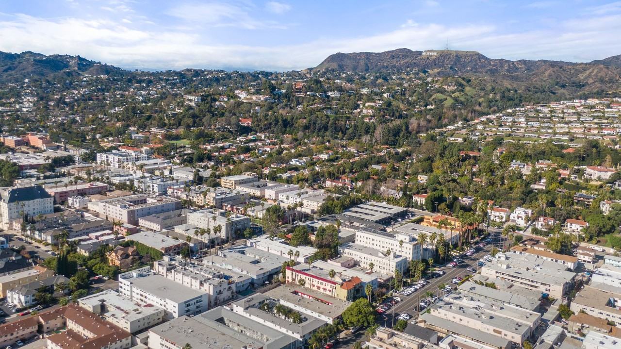 1801 N. Harvard Blvd - Photo 4 of 6