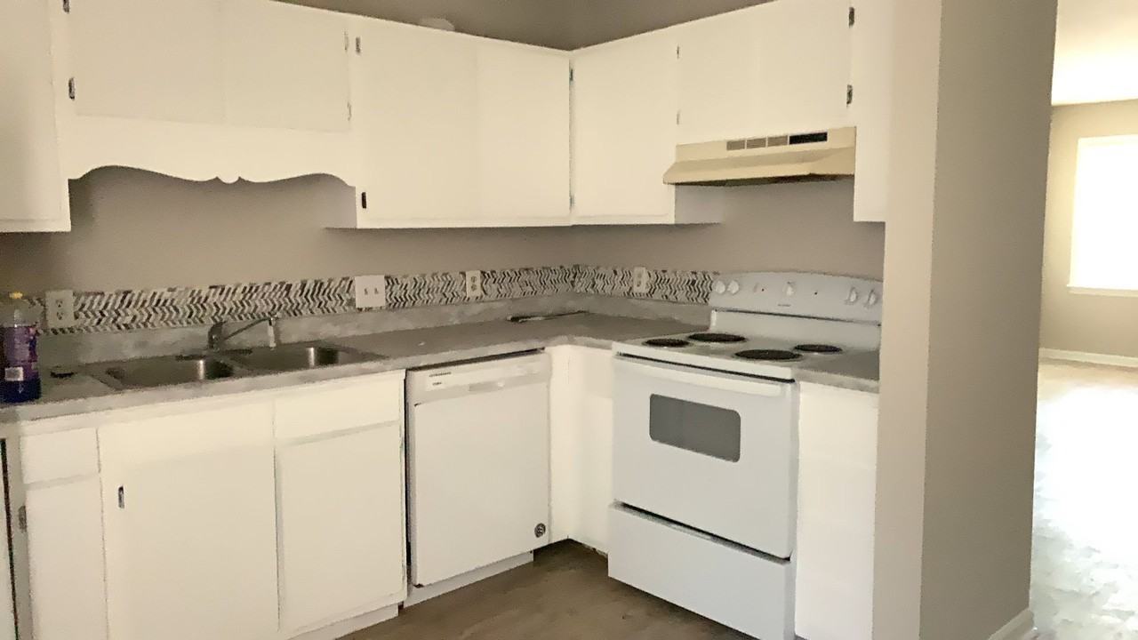 4541 Tarpon Bay Road - Photo 2 of 10