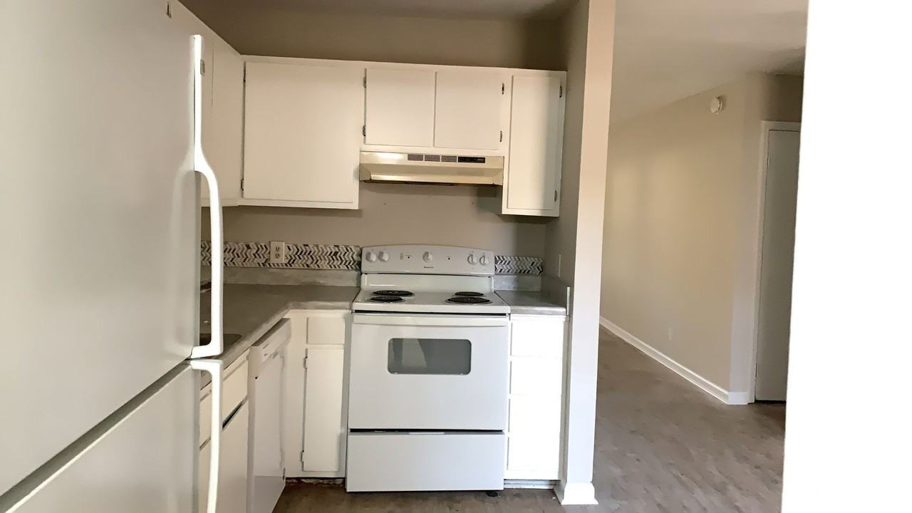 4541 Tarpon Bay Road - Photo 3 of 10