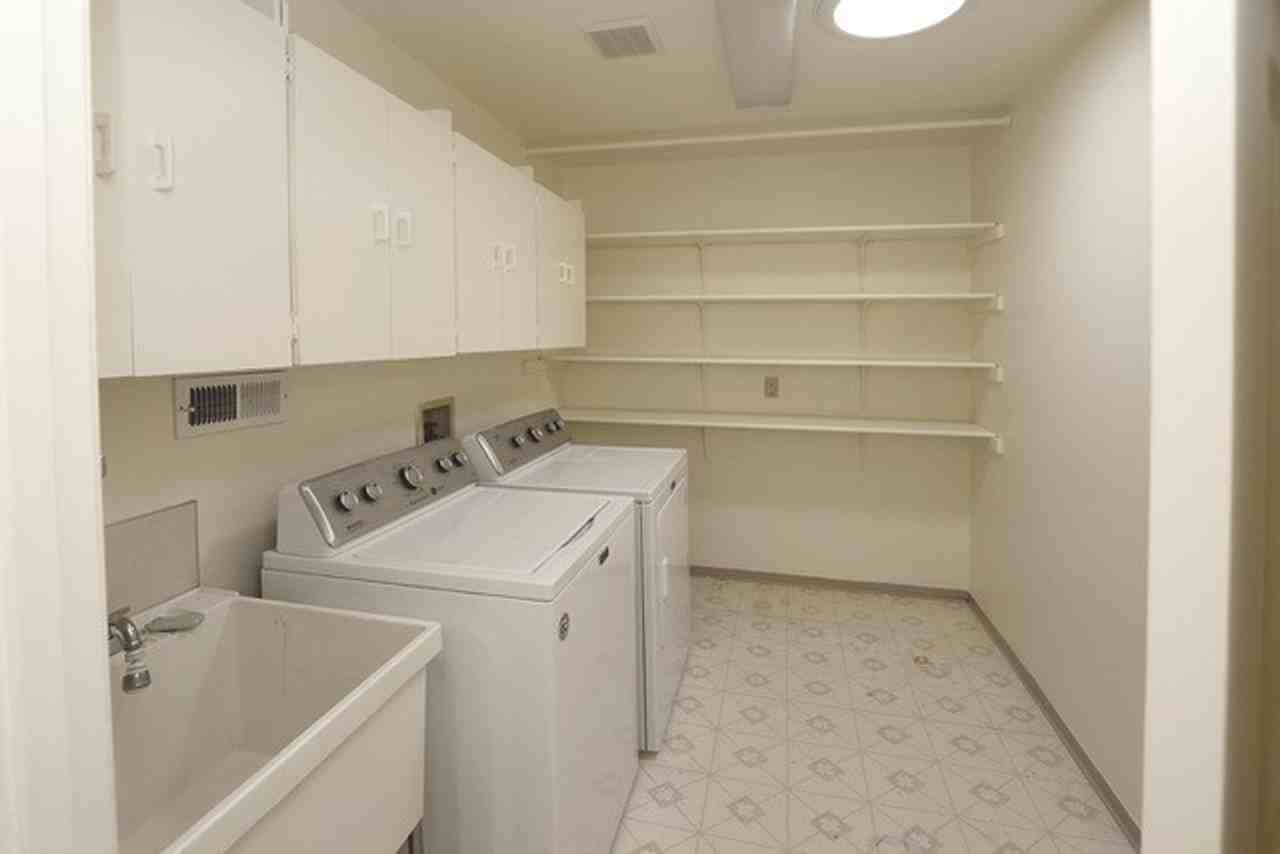 825 Stewart Avenue - Photo 6 of 11