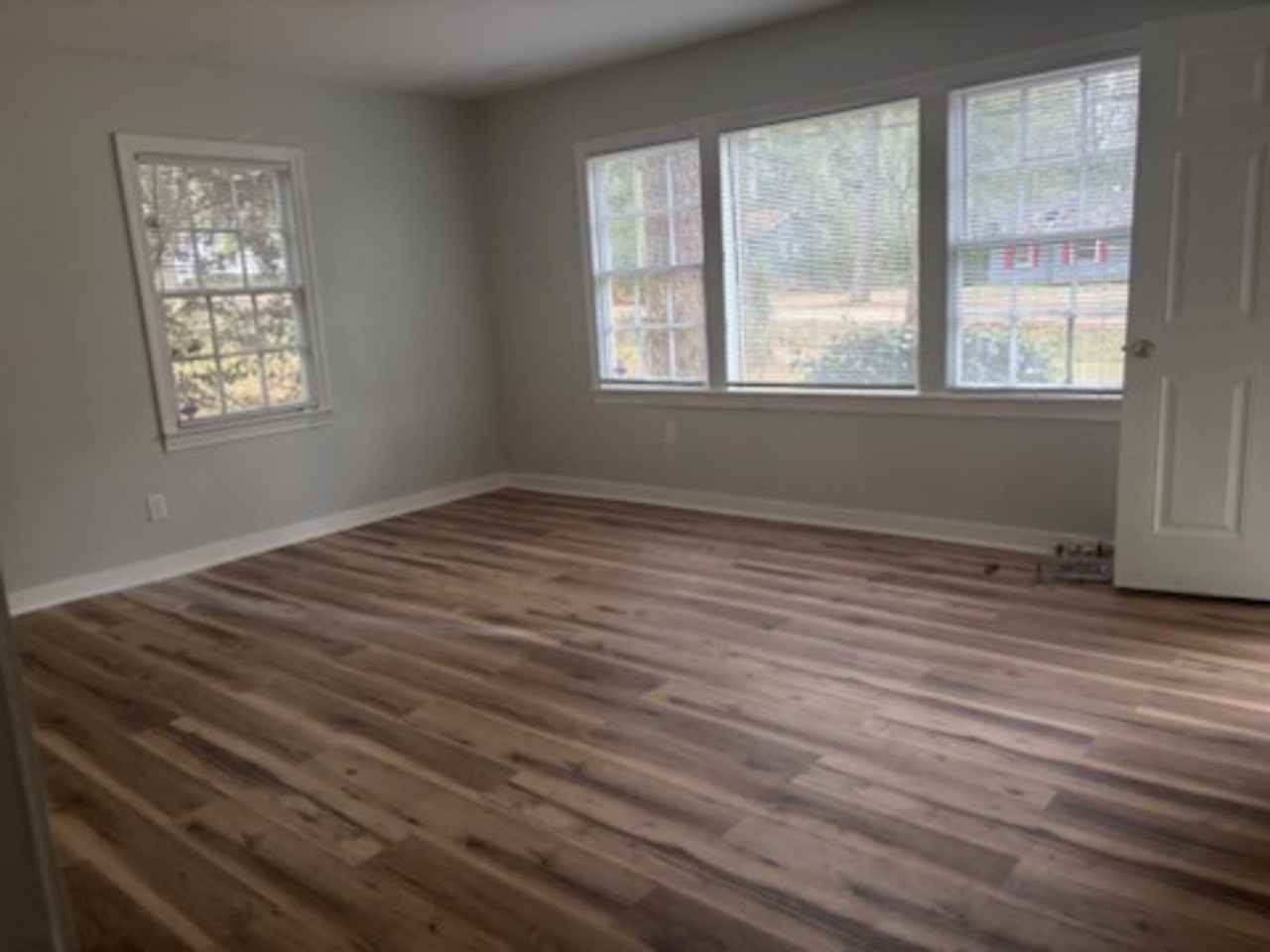 196 N Sunset Ter - Photo 2 of 9