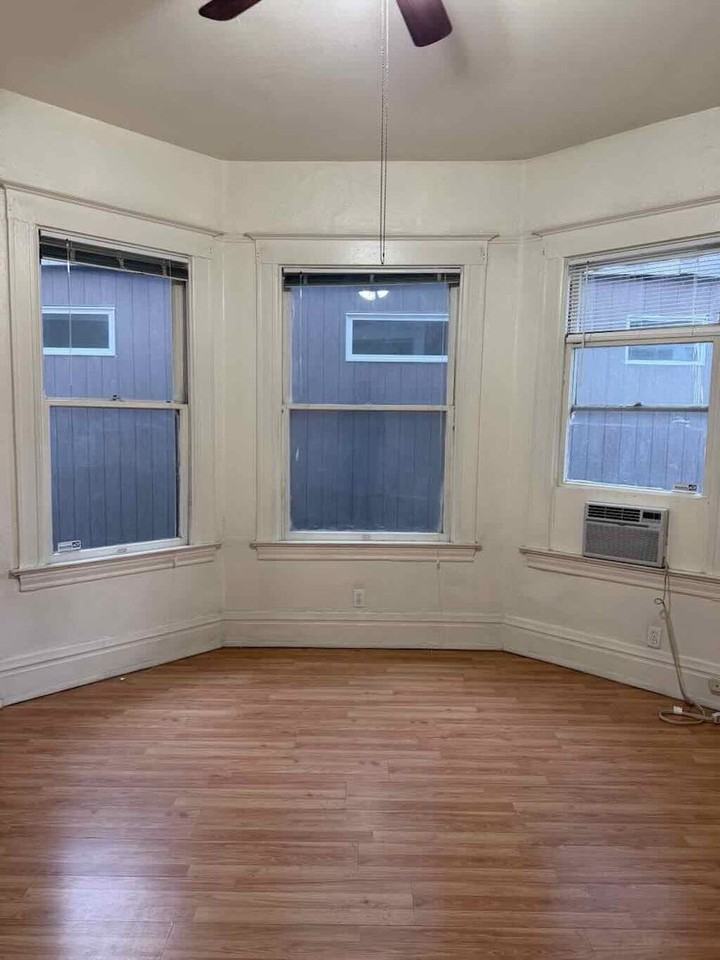 1823 T Street - Photo 5 of 13