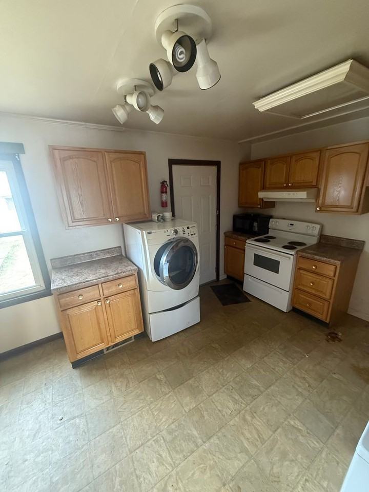 2131 Seminole Avenue - Photo 4 of 8